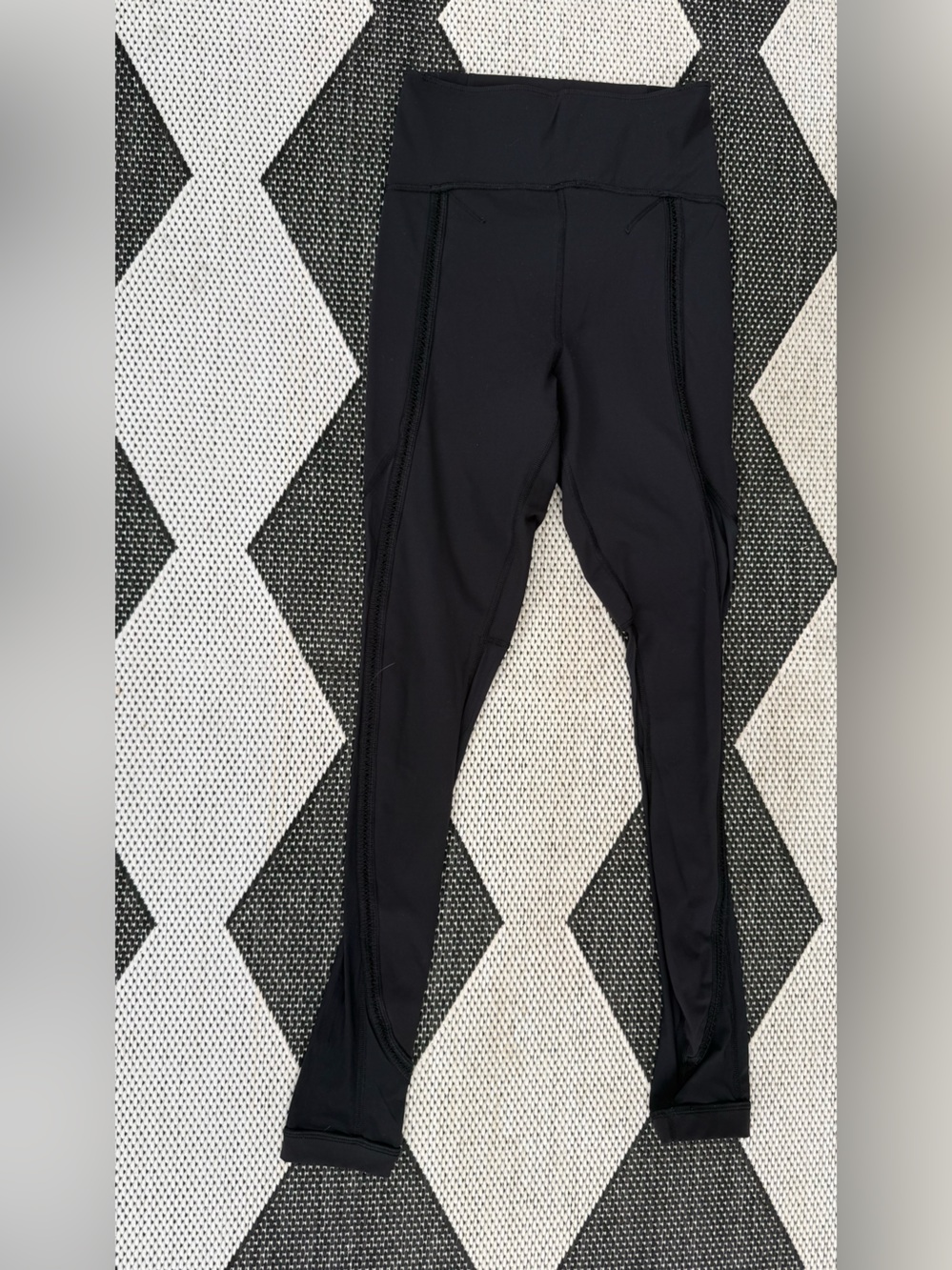 lululemon black leggings!